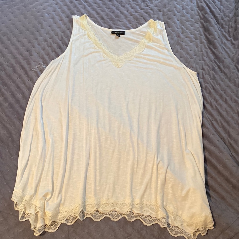 Off-White, lace trim tank. Lane Bryant 26/28.